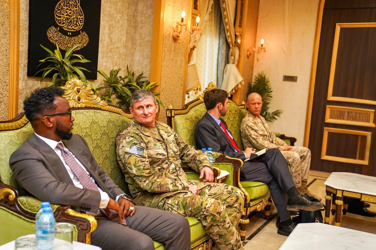 faadijr's tweet photo. highly welcome the cooperation between the Puntland government and the United States, and they should work together on:
•Security
•Mining and mineral exploration
•Providing a military base for the USA in the country https://t.co/E4p0vHOuVk