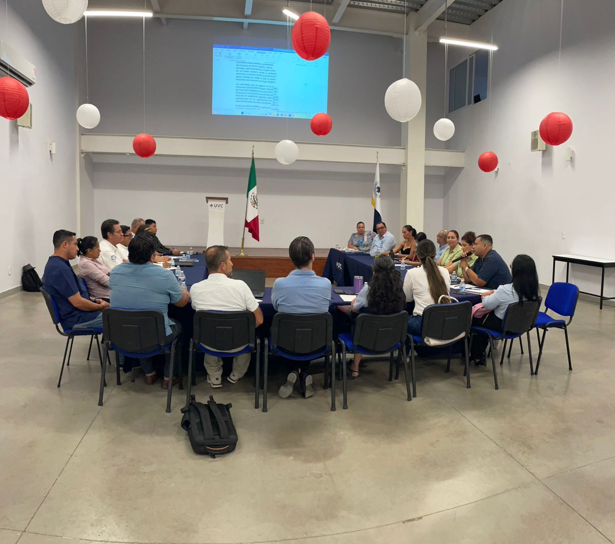 Jgpm12Jose's tweet photo. 4ta Reunión de Encuentro de Directores de Media Superior y Superior de Puerto Vallarta https://t.co/KxpiKTdpr3