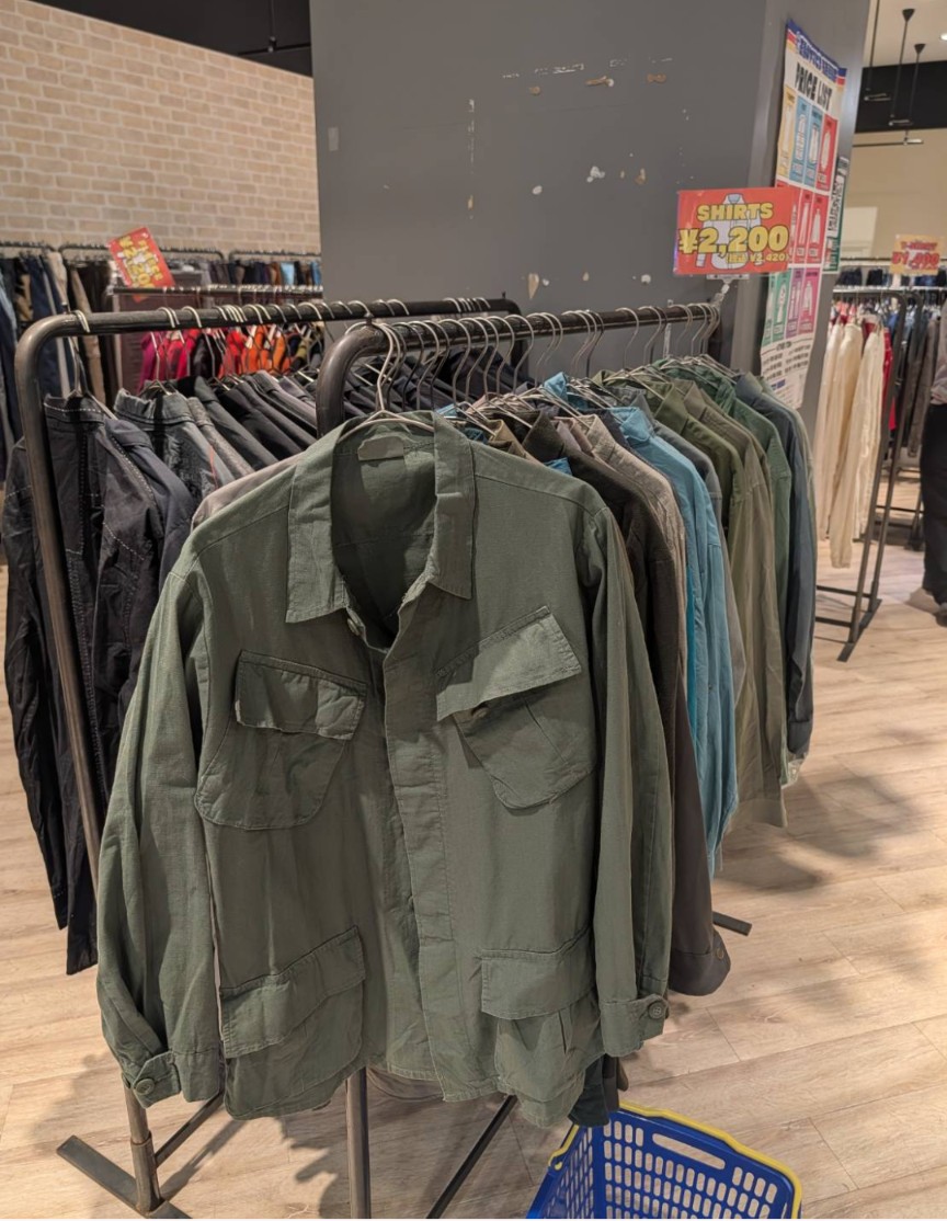 josephine_1214's tweet photo. 🇺🇸「https://t.co/LmlwSN5qDU Jungle Fatigue Jacket」(5ht Model)🪖🌲
古着のヤマヒサで買った
ロスコのファティーグジャケット。
税込2420円🛍️
#ロスコ #rothco #og107
#ファティーグジャケット
#fatiguejacket
#ジャングルファティーグジャケット
#Junglefatiguejacket #ミリタリー
#軍服 #古着 https://t.co/ZnbWOatfCd