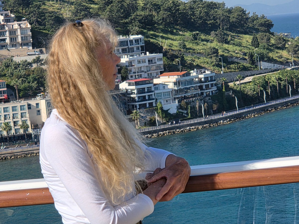 redtricycle's tweet photo. @russellcrowe @ItalyMagazine @VisitGreecegr  @Adventure
I stopped by one of your offices Mr.  Russell but you weren't there...: ) 
perhaps another time and space ... 
My own original song lyrics with ai song generator music and singer ...I don't play or sing.

https://t.co/WXxSLZOk2k