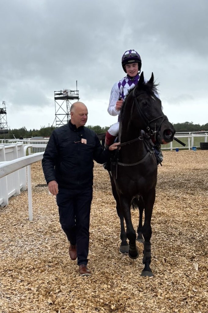 DavidPipeRacing's tweet photo. Off the mark for the new season with October Hill winning @FfosLasRC and given a fine ride by Rian Corcoran. Well done to David Noonan also on his first winner back since injury this afternoon 👏🏻 🥇#1 https://t.co/vVOLOkJHC3