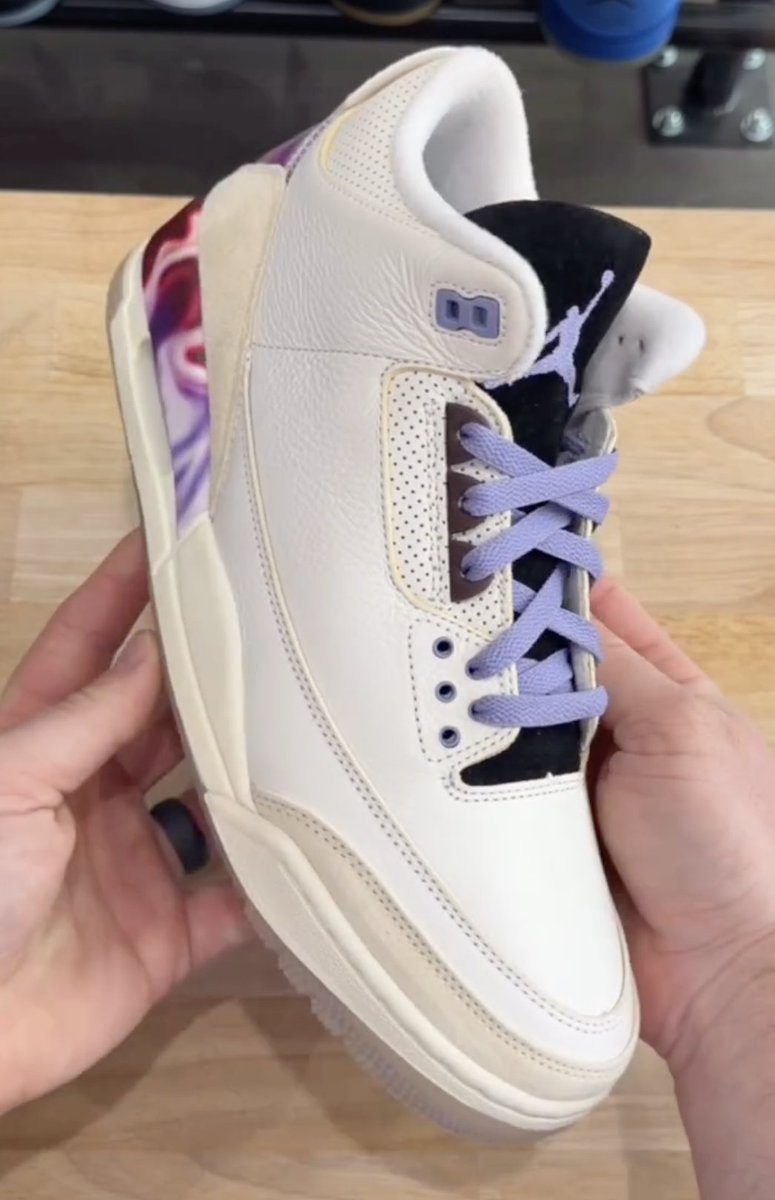 JustFreshKicks tweet media