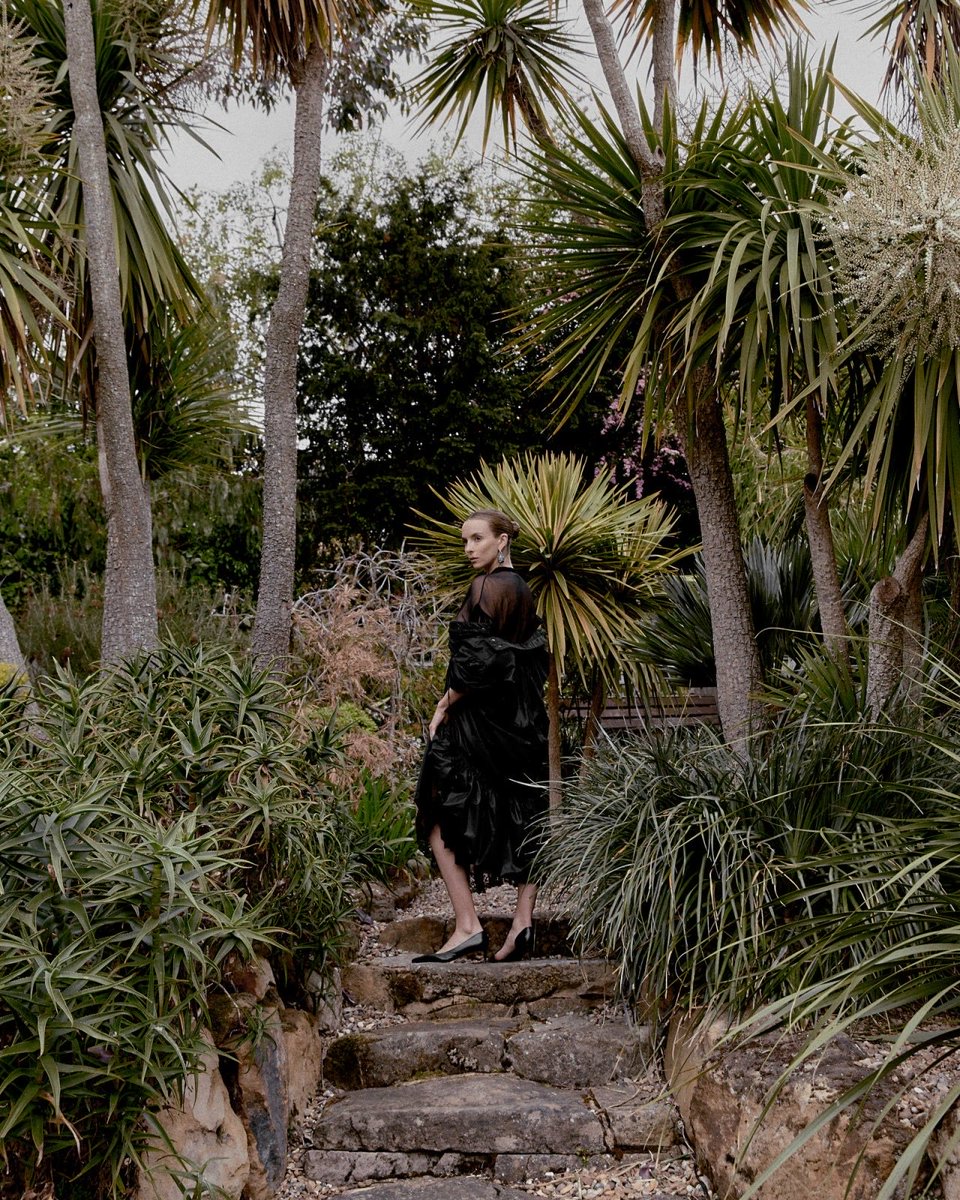 jodie comer’s fan tweet media