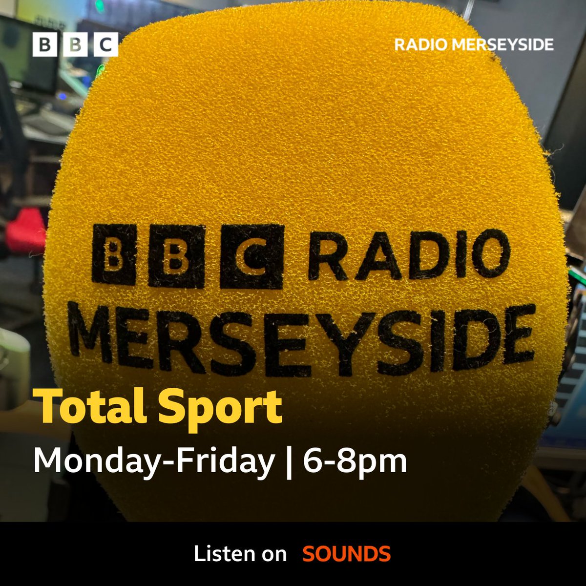 bbcmerseysport's tweet photo. 📻 Total Sport 📻

🎙️ @philmunnsradio hosts at 6pm

🔵 @thepaddockblues' @PaulBrownEFC 
🔴 @beatts94 

🔴 #LFC's Andy Robertson

⚽️ Ex #Boro @higs8 on #SpyGate 

🧤 #TRFC legend @Eric1Nixon 

🎾 @LiverpoolTennis director Anders Borg

🥋 @amytruesdale1 on her Taekwondo gold medal

🎧 Listen ➡️ https://t.co/KI4a0qIW0P