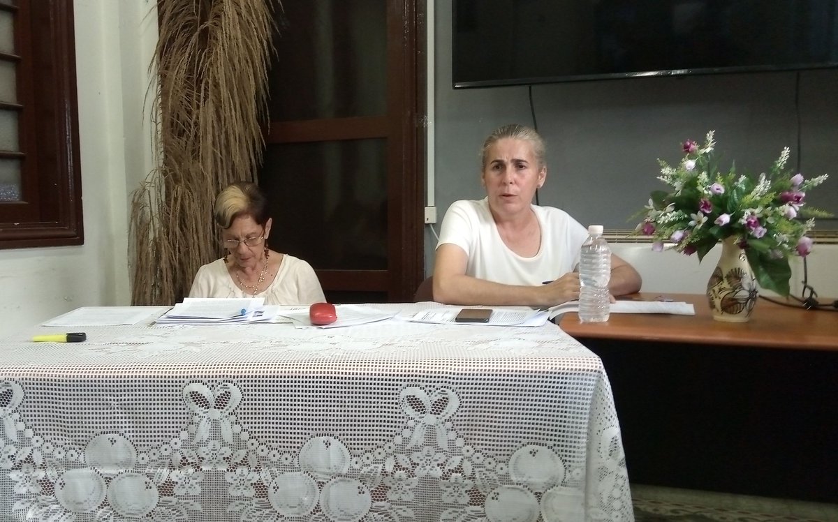 ahpvc1969's tweet photo. Con la presencia del director del #AHP debate el @citmavcl aspectos positivos, en ejecución y proceso de la entidad y algunos reajustes necesarios para mayor eficiencia en el trabajo entre los que se destaca la propuesta de creación de proyectos científicos en la institución. https://t.co/wGuSxLrf74