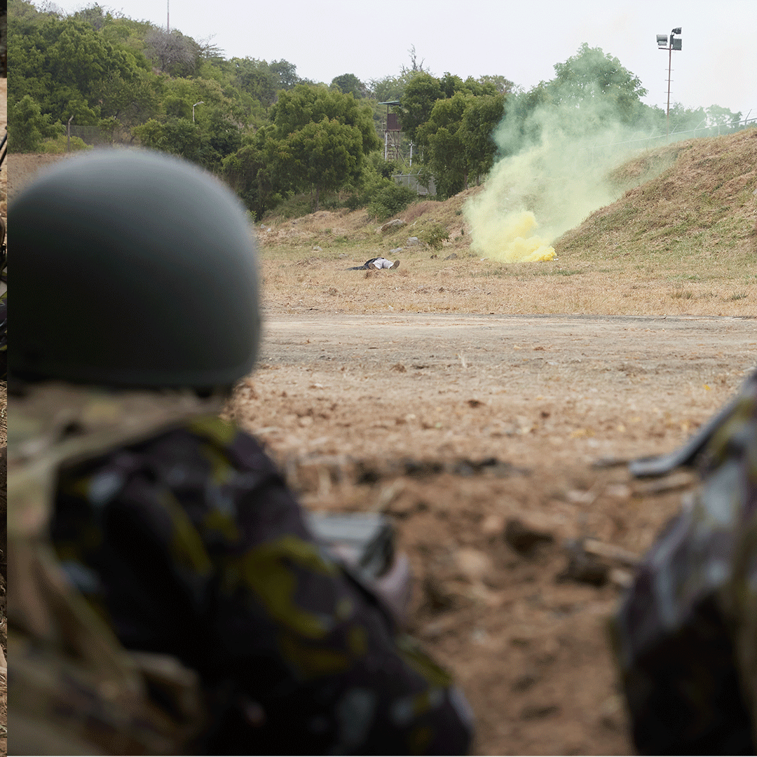 USMCFEA's tweet photo. Kenyan Marines work with U.S. Marine Corps Special Operations Command (MARSOC) operators to execute a mock amphibious assault during a Joint Combined Exchange Training (JCET) demonstration in Mombasa, Kenya.
#USMarines #MARFOREURAF #Africa #StrongerTogether #AFRICOM #MARSOC https://t.co/sOHf9tji8M