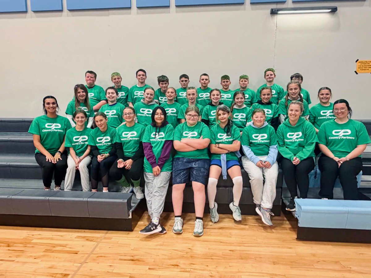 CountryPartner's tweet photo. Field day fun sponsored by Country Partners! We were proud to support the 6th grade class at Summerland Public Schools with t-shirts for their Elementary Field Day. We hope you all had a great day! https://t.co/FCzuzauqM1