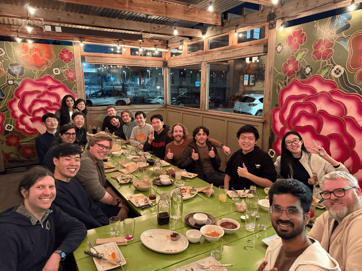 Robin Huang tweet media