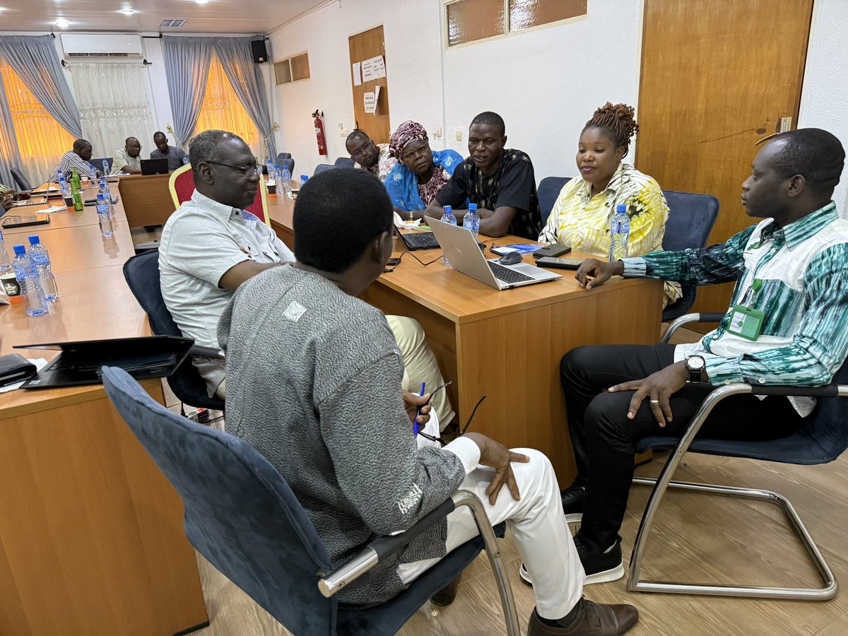 ONGDIKO1's tweet photo. 🇧🇫 Grand pas pour le leadership local au Burkina Faso !
L’équipe de DIKO a facilité à Ouagadougou un atelier clé autour de l’Initiative Sahélienne de la Localisation de l’Aide (#ISLAH), réunissant 20 ONG de toutes les régions.
📌 Au cœur des échanges :
👉 Les défis de la localisation de l'aide.
👉 La co-construction d'une feuille de route "Sahel" pour guider les prochaines actions.
L’expertise des ONG burkinabè est notre plus grande force. Ensemble, mobilisons les énergies pour un impact durable ! 🤝✨
#LocalisationDeLAide #Sahel #DIKO #BurkinaFaso #ONG