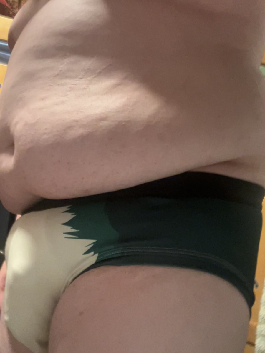RoundPubby's tweet photo. Gulps 
Finally gonna try and posting some actual pics, so have some belly :3 https://t.co/OPMTnzhj4o