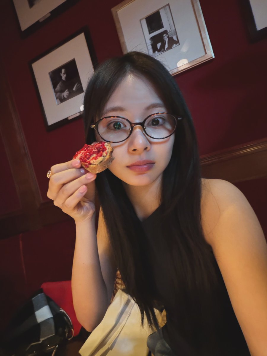 😍TZUYU MY WAIFU😍 tweet media