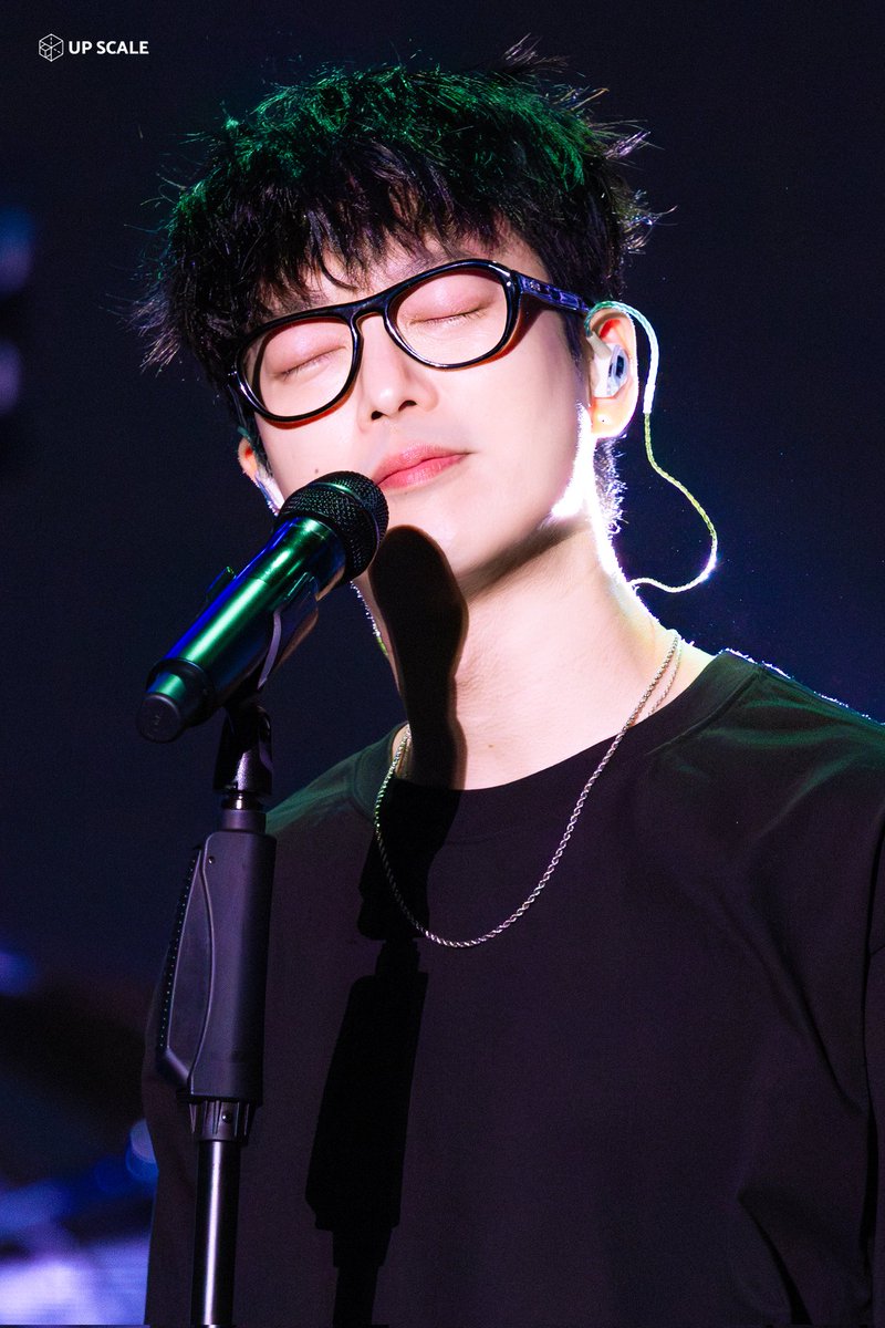 up_scale7's tweet photo. 260516 피크닉in나루
#국카스텐 #하현우 https://t.co/4H4TskonJI