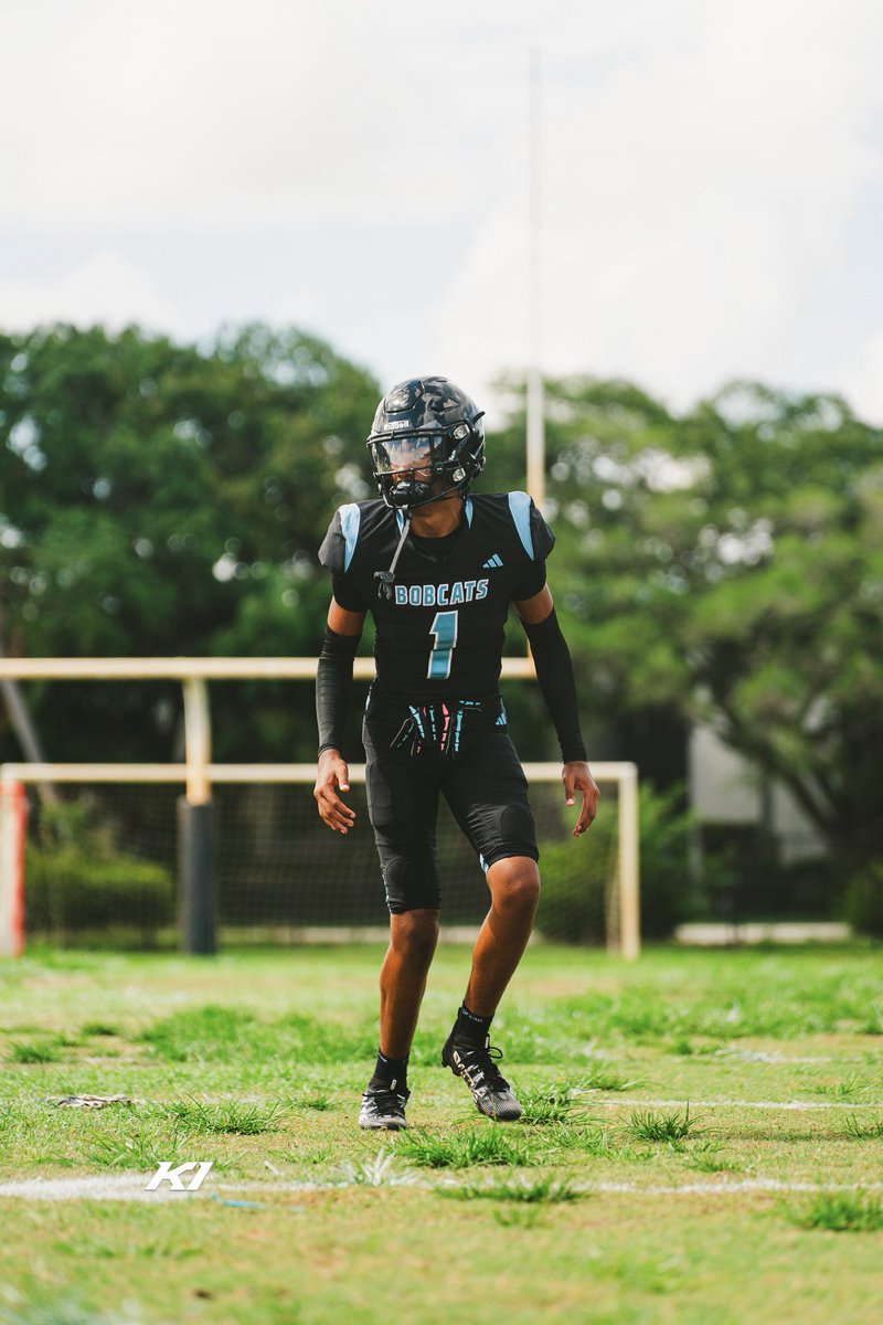 8wayslim's tweet photo. Check out a couple clips from my spring game! https://t.co/ioH133OgYE https://t.co/kEJTIQOvRH