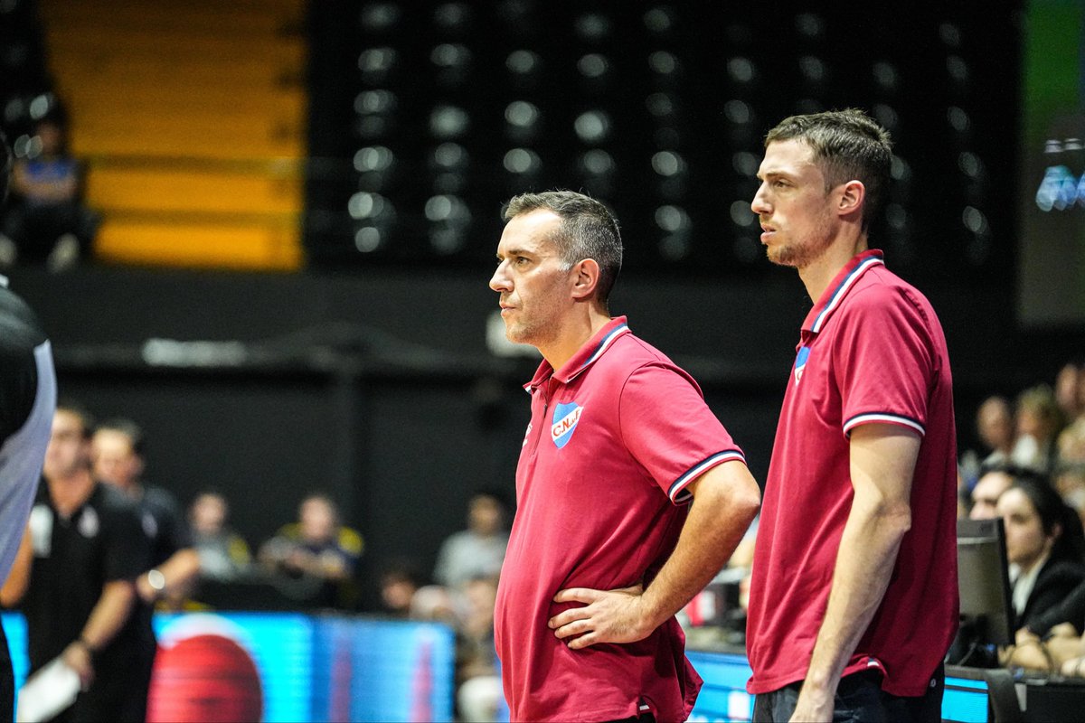 PrimeraBasquet's tweet photo. @CNdeFbasketball "Es espantoso, es horrible, jugar sin gente una instancia de playoff, pero no lo voy a atribuir a eso"

"Con Biguá nos había pasado de entrar flojos, de no darnos cuenta que estábamos jugando un playoff" https://t.co/j7HHNGM918