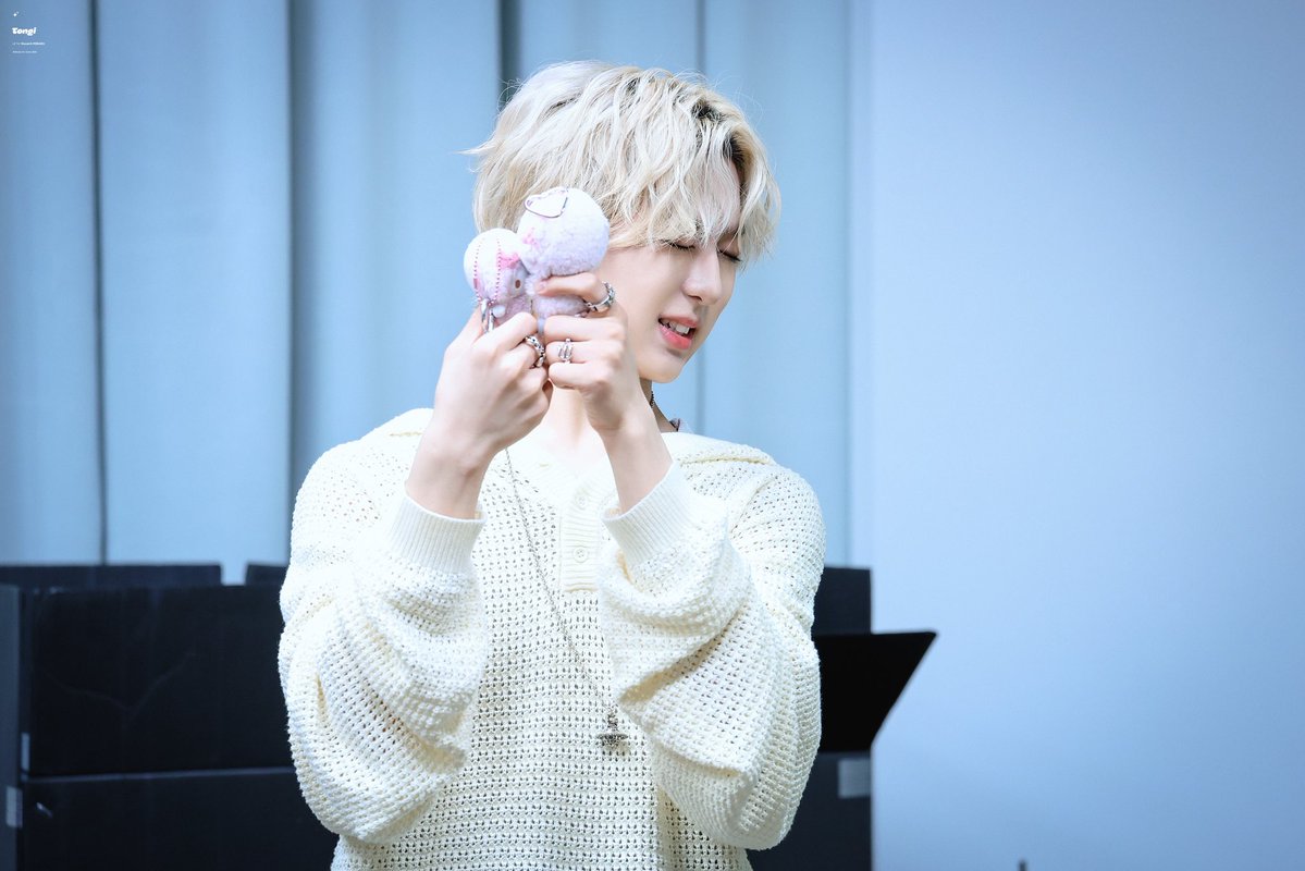 통이^ tweet media