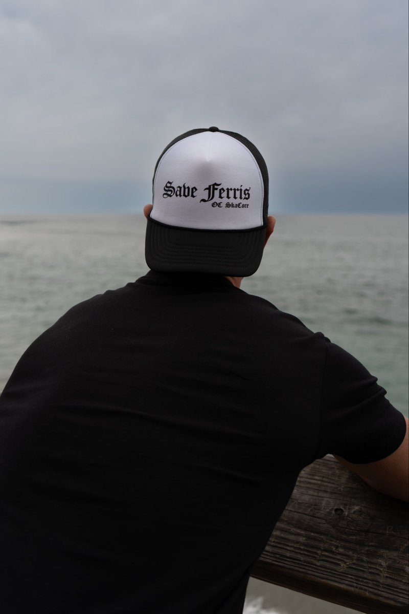 SaveFerris_1's tweet photo. 🤫🤫 Trucker Hats are $10 off right now! https://t.co/ogxDGlaEWN