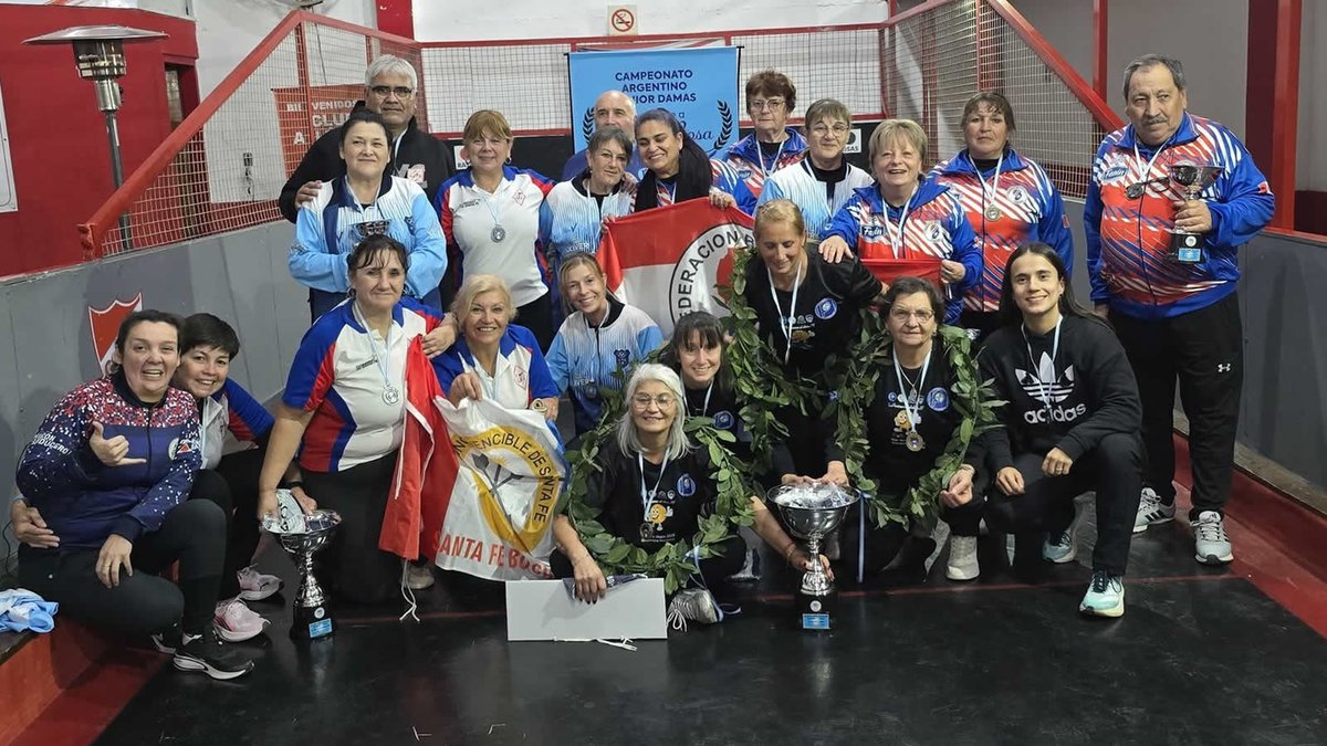 CABochas's tweet photo. ✅ En Colón, provincia de Entre Ríos, se llevó a cabo el 2° Campeonato Argentino de Damas Senior 🇦🇷 con la coronación de Buenos Aires.

📲 Resumen en nuestro Blog:
https://t.co/6n1bokYW4T https://t.co/XVOcX1zOTs