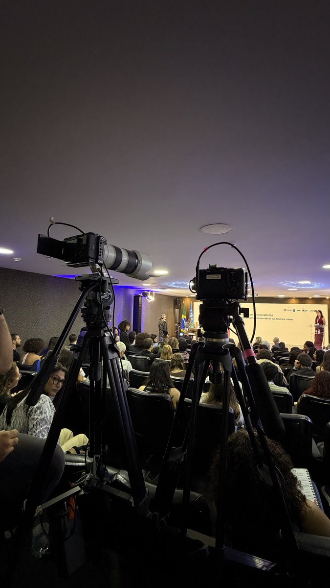 cprovidas's tweet photo. Estamos ao vivo no segundo dia do evento Governos do Futuro! 

Link Português: https://t.co/SDYqCrimsn
 
Link Espanhol: https://t.co/Eyb43iPpnl https://t.co/wSiZeHTjvh