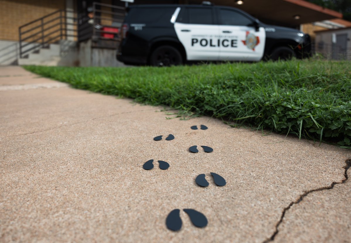 UTAustinPolice's tweet photo. We’ve noticed a few familiar footprints around campus lately… 👀🤘 https://t.co/Mqz8ESVYQ4