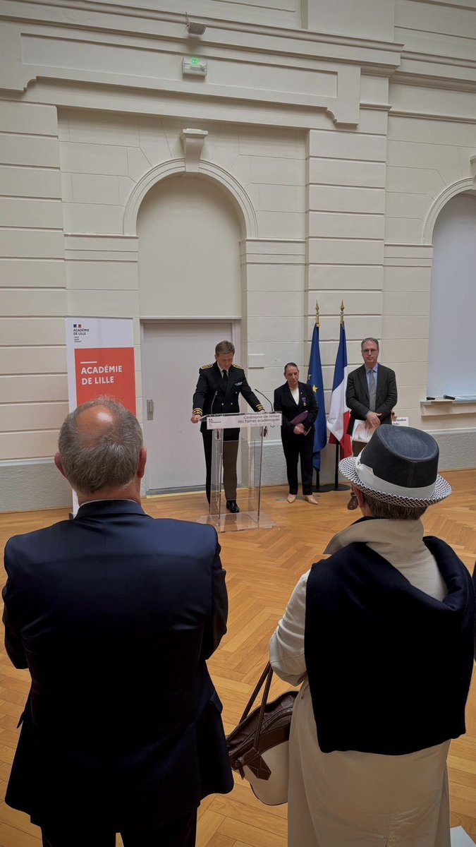 Prefet62's tweet photo. #Cérémonie 🇫🇷

Cet après-midi, aux côtés de Stéphane Vautier, directeur académique des services de l’Éducation nationale du Pas-de-Calais, j’ai eu l’honneur de présider la cérémonie de remise des Palmes académiques.

Créée par Napoléon Ier en 1808, cette distinction figure parmi les plus anciennes décorations honorifiques de la République. Elle vient saluer l’engagement de celles et ceux qui contribuent, par leur action et leur investissement, au rayonnement de l’éducation, de la culture, de la transmission des savoirs et du service public de l’enseignement.

À travers cette reconnaissance, la Nation met à l’honneur des femmes et des hommes dont le parcours illustre les valeurs d’exigence, de dévouement et de transmission portées par notre École et notre République.

👏 Toutes mes félicitations aux récipiendaires pour cette distinction méritée.