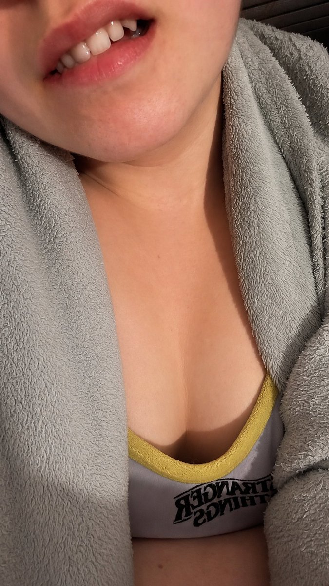 TheMademoize's tweet photo. Mercredi… la semaine est même pas finie et pourtant j’ai déjà envie de disparaître sous un plaid avec quelqu’un qui sait me tenir occupée 💋

Je suis beaucoup trop calme ce soir… et c’est rarement bon signe 🫦

#WednesdayMood #FrenchGirl #SoftDom #Brat #LateNightVibes #DMOpen #CuteButDangerous #NightThoughts #FemmeFatale #PrincessTreatment

@RTfindom23 @esclave_chast3 @monslv5 @RT_Slave @WomenAreDivine @FootObsession_ @justaslave15 @RtSlaveForDomme @jolispiedsfr @soumis1z @Brun0Parent @AntoRT34 @littlejerboa @ProProm00 @RTslave_findom @rtfindom