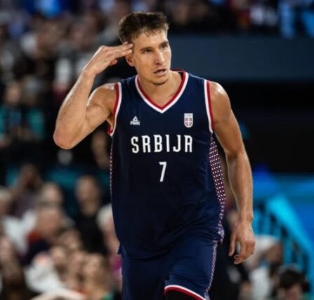 liagusic tweet media