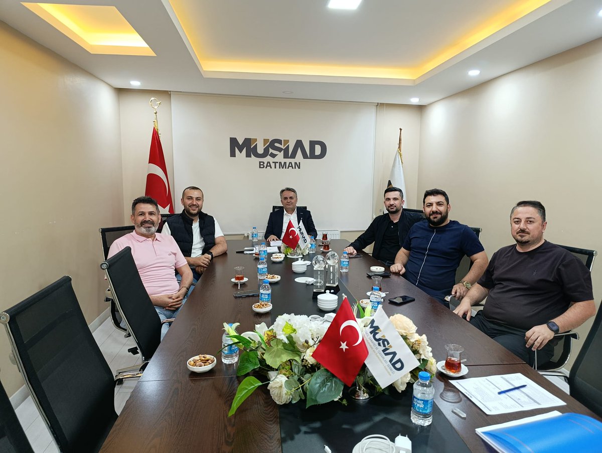 MUSIADBatman's tweet photo. Yönetim kurulu toplantımızı  başkanımız @irfanozdemir72  başkanlığında üyelerimizin katılımıyla gerçekleştirdik. https://t.co/hhn1Q8tVbh