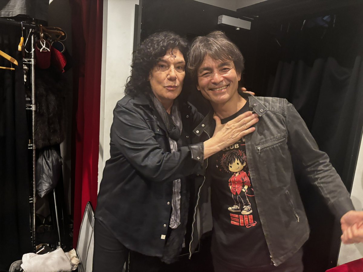 tobyasmusiq's tweet photo. Mr. Eric Martin! Thank you for having me as your Emcee for the Little Devil’s Club After Party! Looking forward to seeing you again soon✨😈 #EricMartin #Bignight #MrBig #HeyMan30th #littledevilsclub #LDC #EM #エリックマーティン #ロックフジヤマ #ヘイマン #ROCKFUJIYAMA #Hellyeah https://t.co/aCDfTiHbQ7