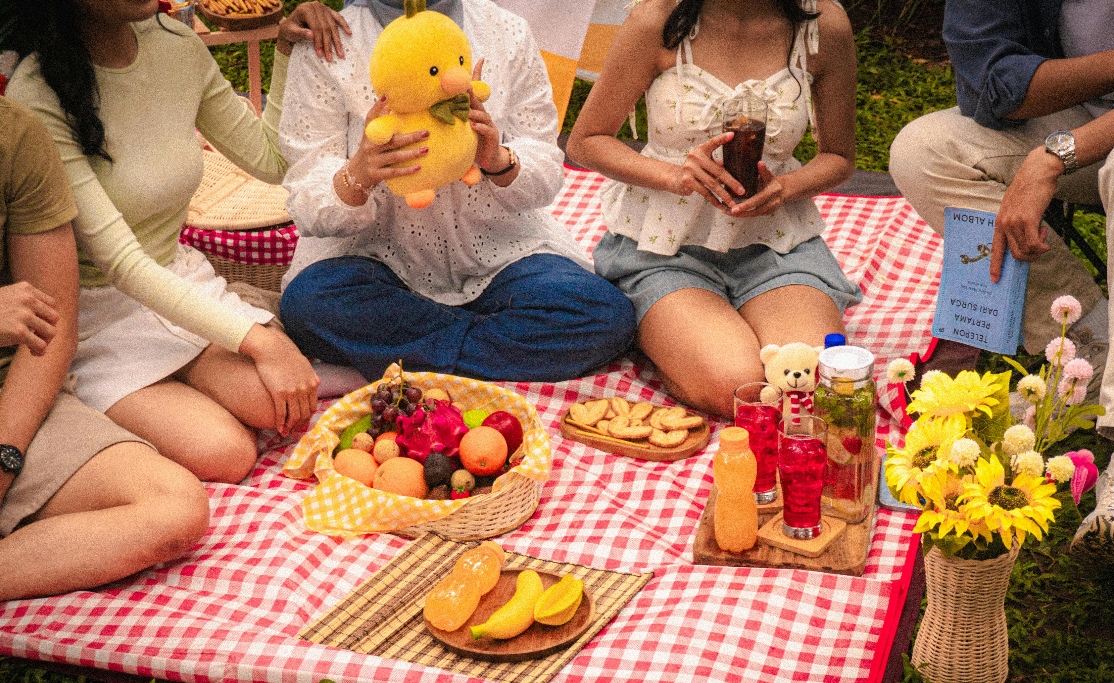 wingmanapp's tweet photo. Why summer dating is better with friends - https://t.co/utGP9msP3w #wingman #wingmanweekly https://t.co/aUrIPaXvsx
