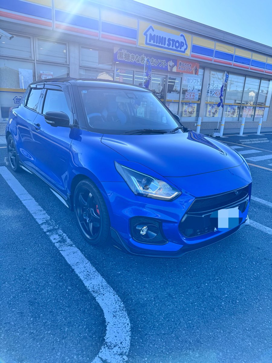 AmZc33s's tweet photo. 大分前に撮ったやつ

 #愛車の右側の画像を無言で貼ってね見た人もやってねお願い https://t.co/FdJZJwjZ9j
