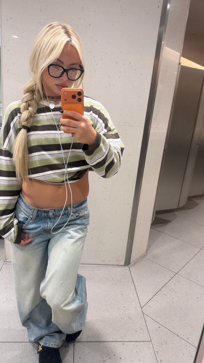 LIV Morgan tweet media