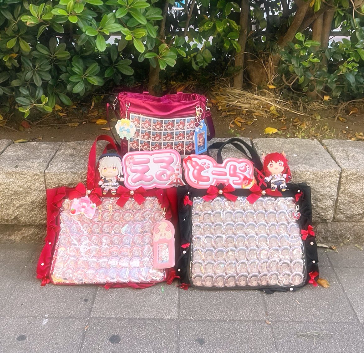 Pirates_imo's tweet photo. 今回持ってった痛バです😸
来年はえるどらでひとつずつA3担ぎたい😤
てかねむぼ可愛すぎだろ😻😻😻😻😻 https://t.co/k884o5mt67