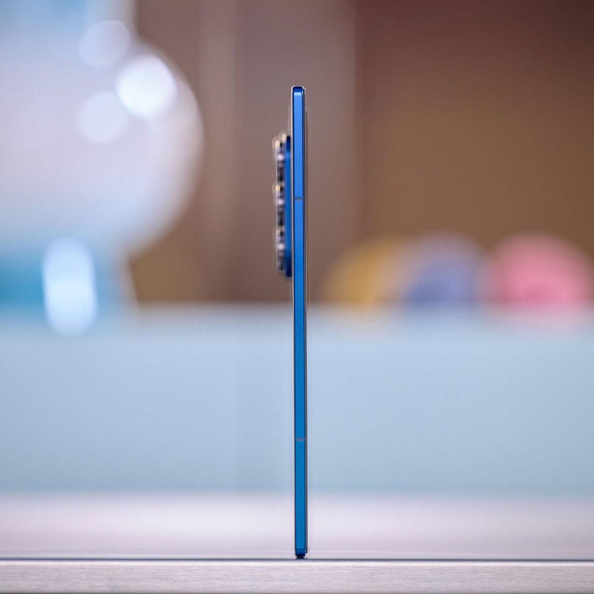 TheGalox_'s tweet photo. 3.9mm thin and ~210 grams

It's incredible how thin and light the Galaxy Z Fold8 will be https://t.co/h9xc71Z7eY