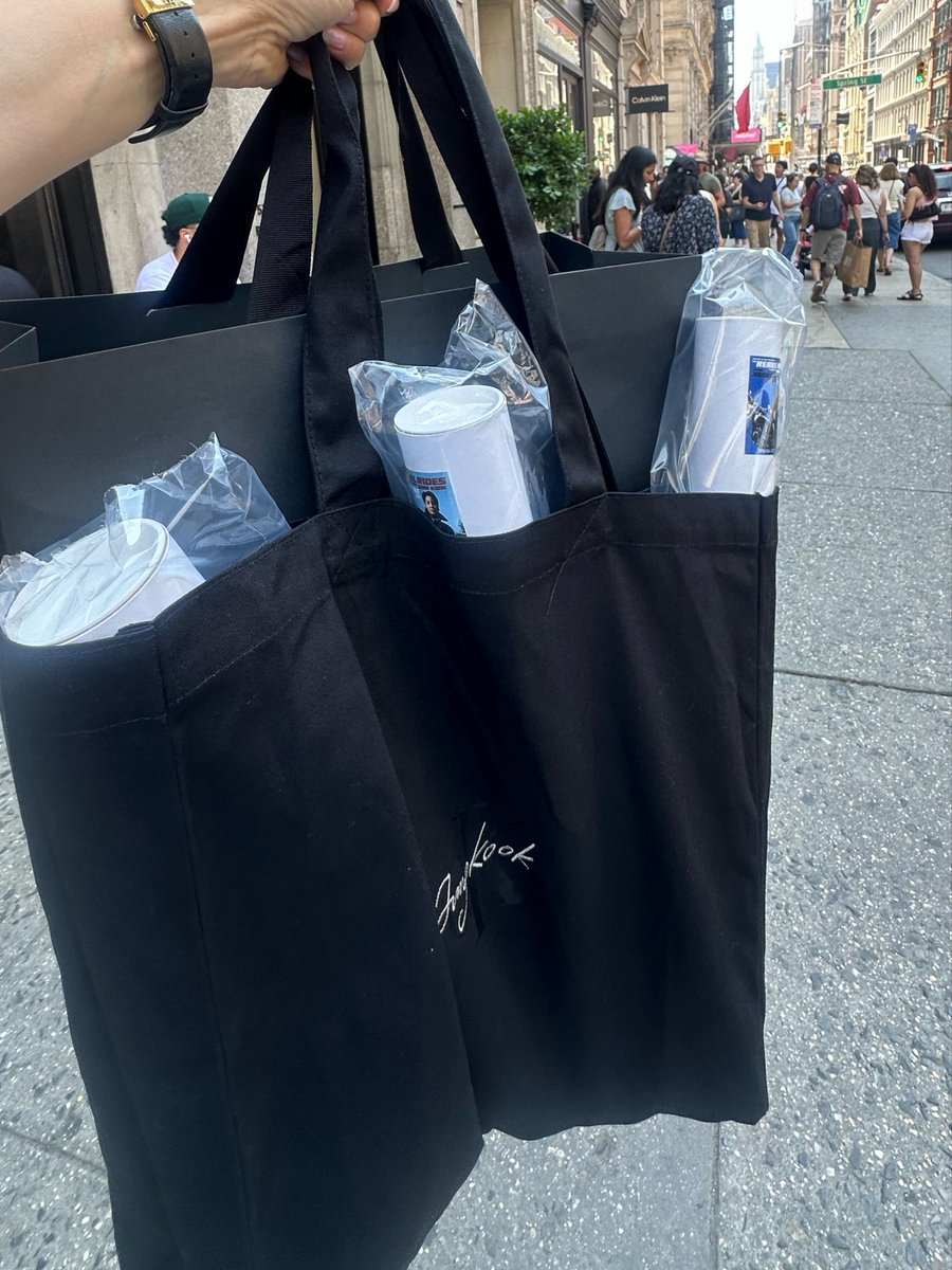 JKGlobalFanbase's tweet photo. I made it!!! 😭 They are already short in supply and I was probably like 40th in line.. https://t.co/nKusEYsxeK