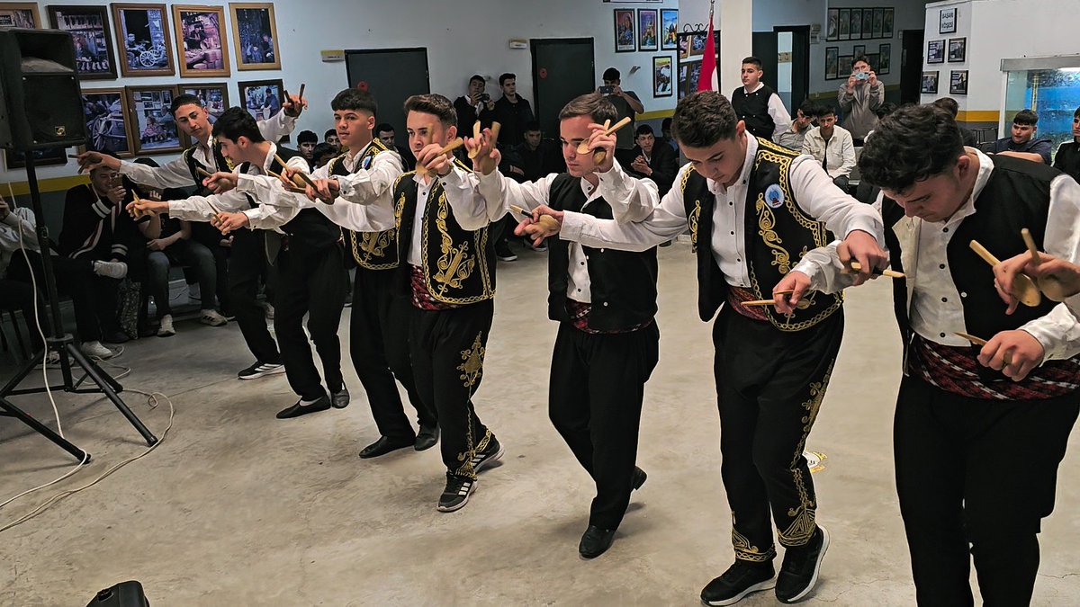 EgitimErkunt's tweet photo. 19 Mayıs Atatürk'ü anma, Gençlik ve Spor Bayramı'nı Coşku ve Eğlence ile kutladık. Okulumuz Futbol Turnuvası'nda Şampiyon olan Simep İş Mak Sınıfı Öğrencilerimiz ile Masa Tenisi Turnuvası'nda Şampiyon olan Öğrencilerimize hediyelerini ve madalyalarını takdim ettik. https://t.co/MNd9Sfa4Lc