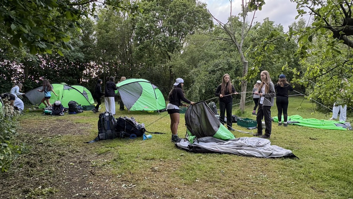 Queens' School DofE tweet media