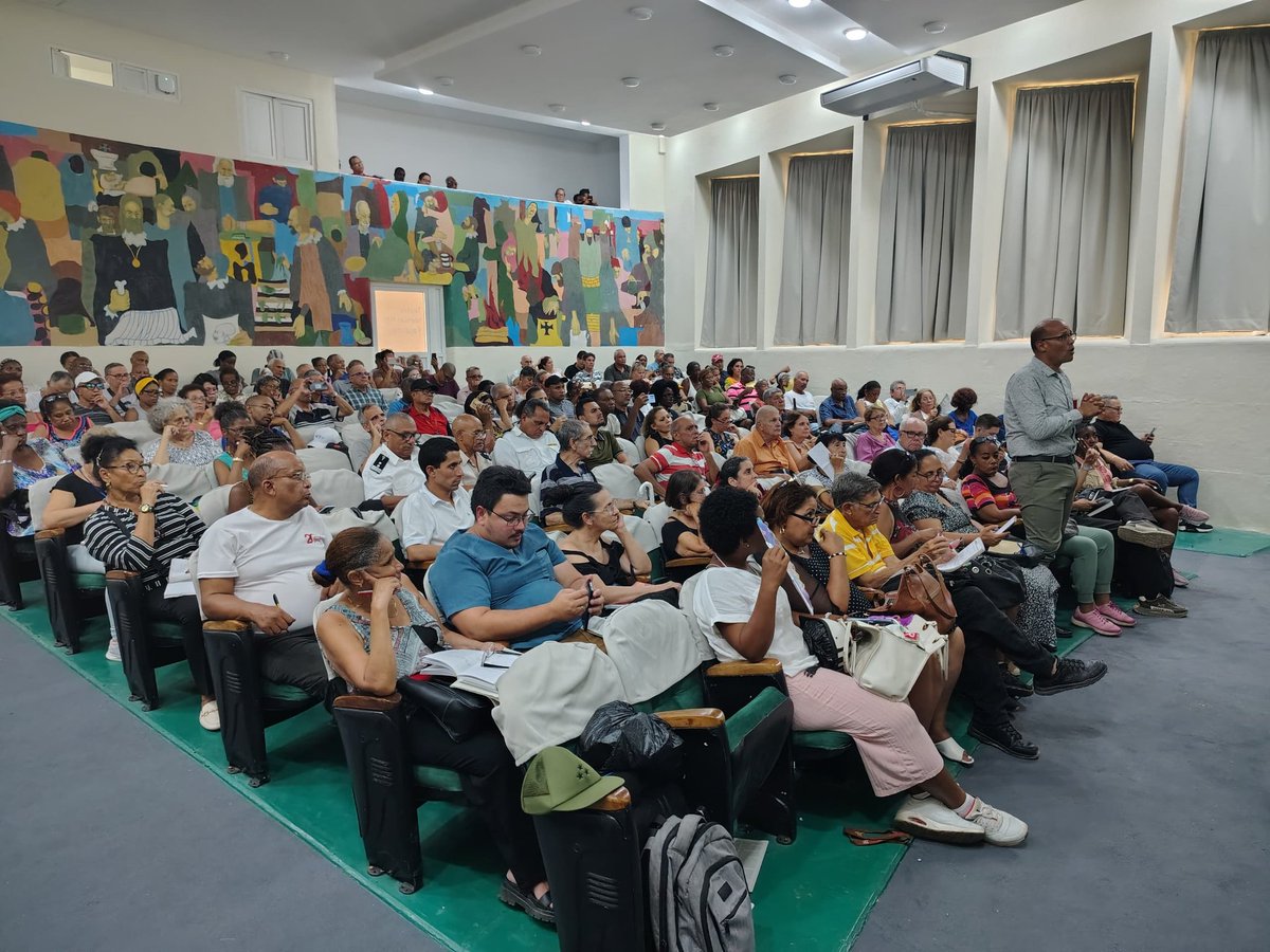 Roilancu1's tweet photo. Nuestro Municipio #PlazadelaRevolución respalda la Declaración del Gobierno Revolucionario condenando de la manera más enérgica la canalla acusación contra el General de Ejército Raúl Castro Ruz.
El imperialismo jamás tendrá a #Cuba.
#PlazaEnElCorazón 
#RaúlEsRaúl 
#CubaVencerá https://t.co/xigVJ4gN01
