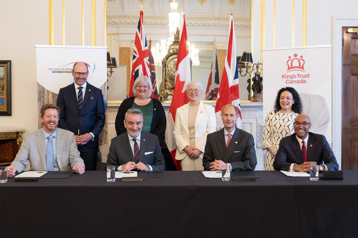 PaulCalandra's tweet photo. Yesterday at Canada House in London, I was honoured to join HRH The Duke of Edinburgh, The Duke of Edinburgh's International Award Canada and The King's Trust Canada for the signing of a Statement of Intended Partnership. 
Together, we are working to bring new opportunities to Ontario secondary students that help build leadership, confidence and the future-ready skills they need to succeed.