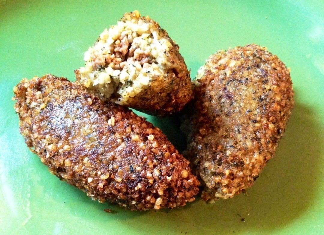 supervet67's tweet photo. @braves2430 Kipes, quipes or kibbeh....Dominican take on a Lebanese dish. https://t.co/CqLPZ7bmjm