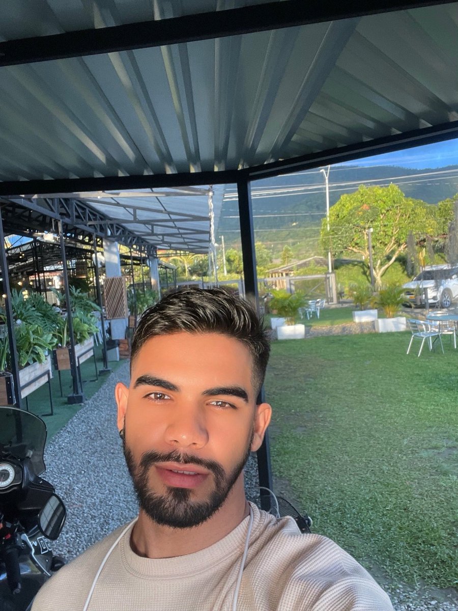 Ricky Jonuan tweet media
