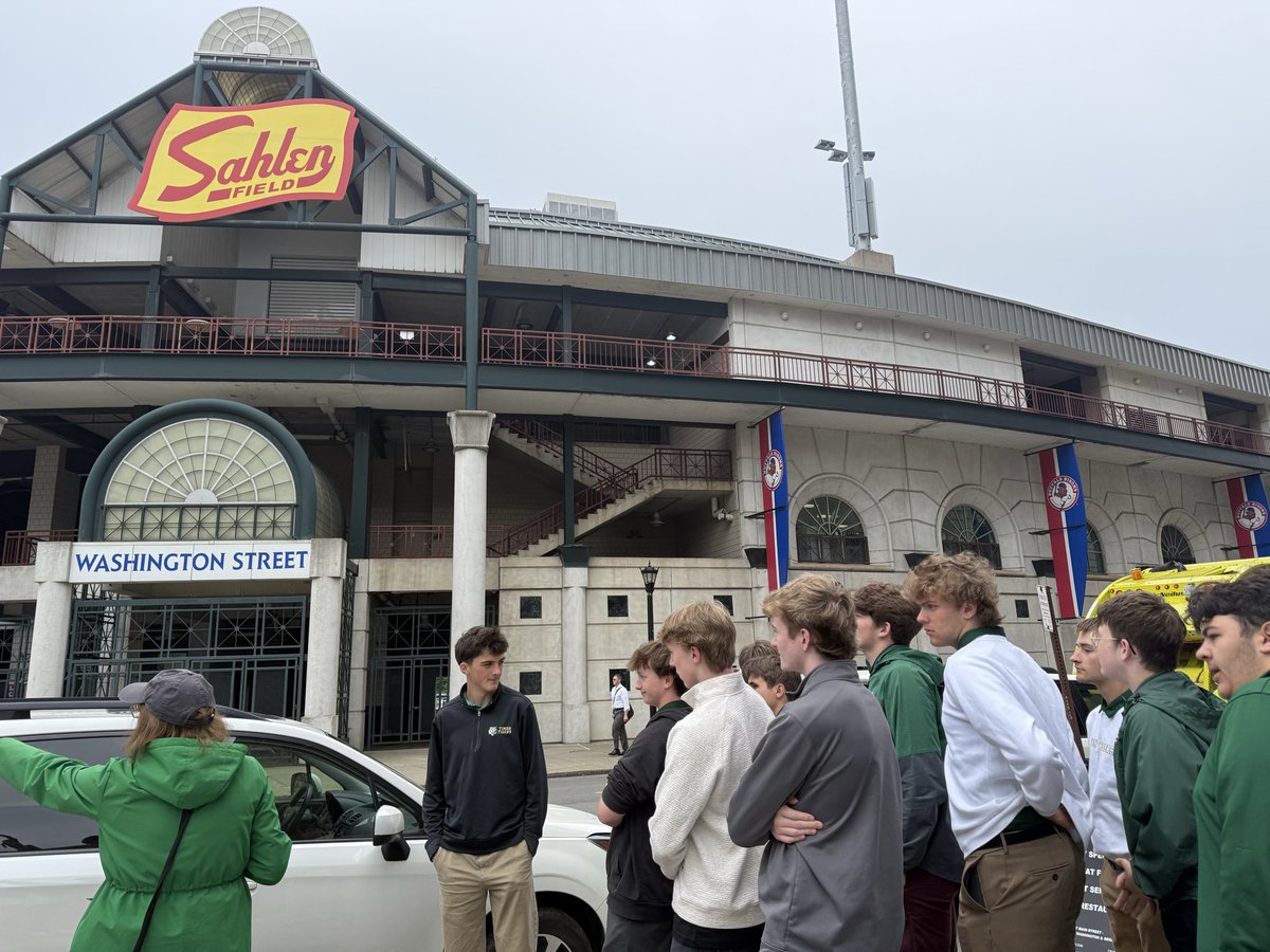 BishopTimonHigh's tweet photo. On Wednesday, Mrs. Deganis’s AP U.S. History classes took a historic walking tour of downtown Buffalo to celebrate the end of the school year (and making it through the AP exam)! https://t.co/HAX39oOTMm