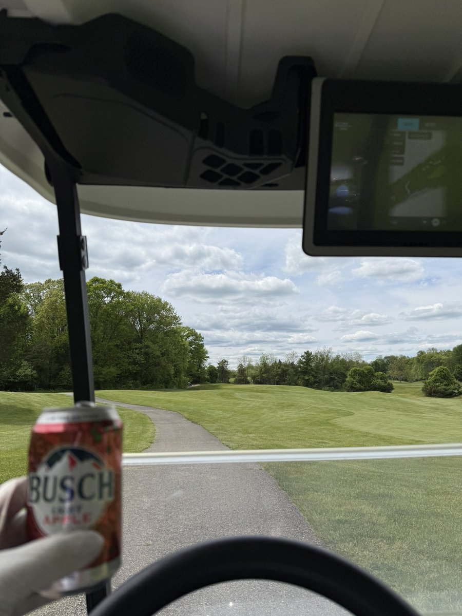 MSUPearl's tweet photo. Yes I’m drinking beer and golfing at 1 on a Wednesday, pls cancel me. #unemployed https://t.co/2Al4A4UeaZ