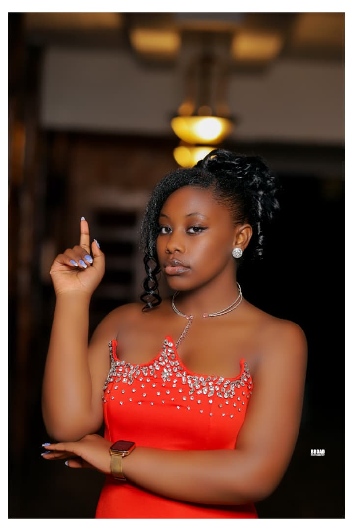 hillsfmkabale's tweet photo. How do you keep your relationship healthy?
Its @MsGradith  on the #hillsfmwindownshow

Stream live on https://t.co/YJcyobBfFV

#Takingyoutothetop
#freshhitsforkigezi https://t.co/1xGoiFTsOq