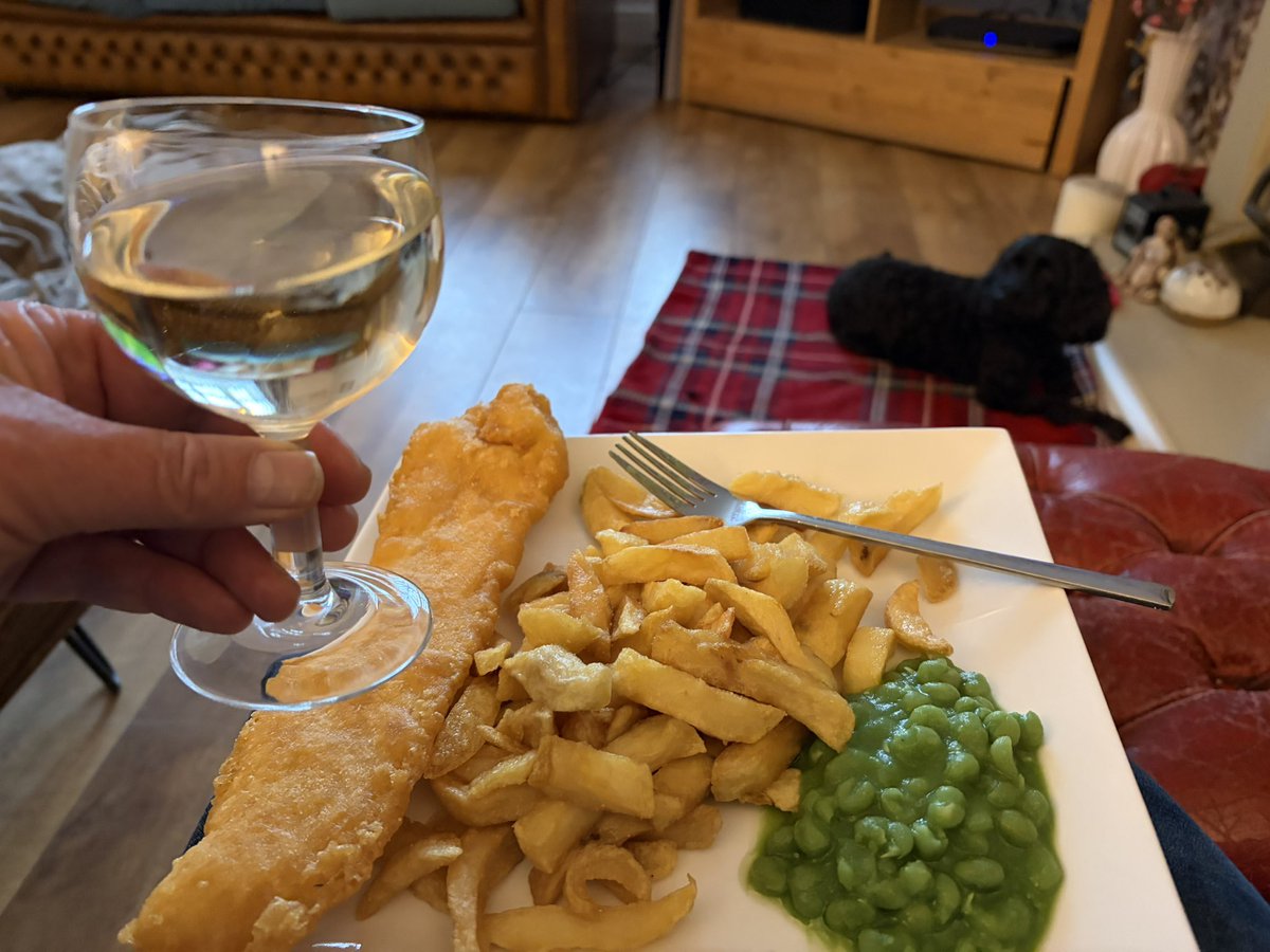 Daveconway123's tweet photo. Actual #ChippyTea

Cheers Twitter https://t.co/aVgj58M4vf