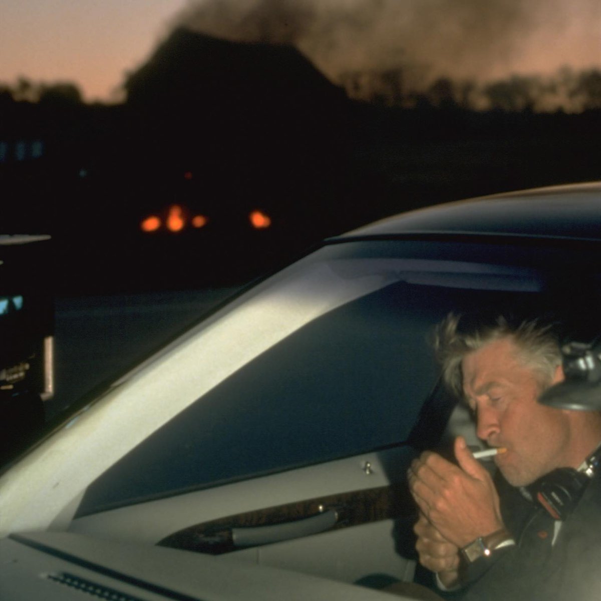 auteurhouse's tweet photo. David Lynch on the set of The Straight Story (1999) https://t.co/KMtbkFiaKo