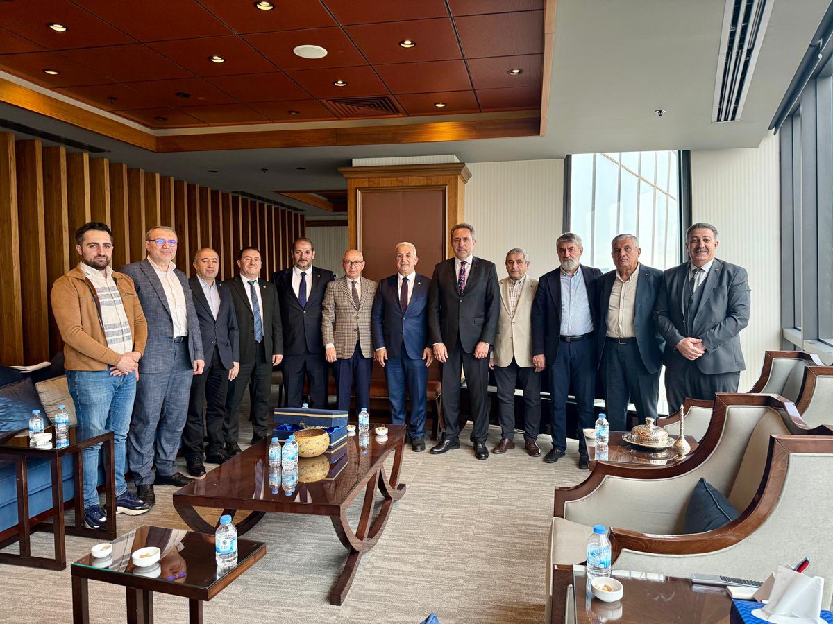 muzaffer_bag's tweet photo. TOBB Maden meclisi başkanı, ÇITAY enerji icra kurulu başkanı ve TÜMORSiAD  (YİK) Üyemiz Sayın İbrahim Halil Kırşan beye makamında TÜMORSiAD heyeti olarak nezaket ziyaretinde bulunduk.
misafirperverliği ve tavsiyeleri için teşekkür eder,başarılar dileriz @kirsan72 @TOBBiletisim https://t.co/KomgW16eQE