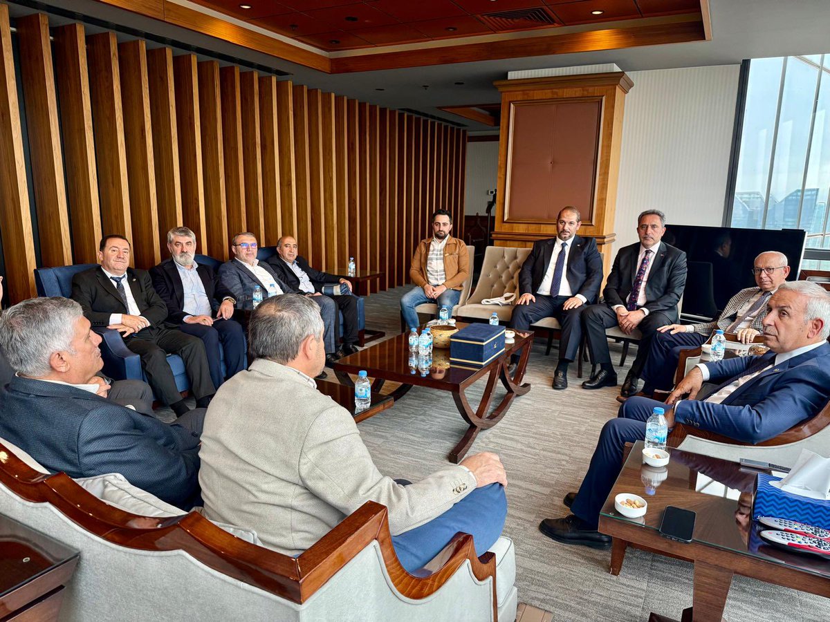 muzaffer_bag's tweet photo. TOBB Maden meclisi başkanı, ÇITAY enerji icra kurulu başkanı ve TÜMORSiAD  (YİK) Üyemiz Sayın İbrahim Halil Kırşan beye makamında TÜMORSiAD heyeti olarak nezaket ziyaretinde bulunduk.
misafirperverliği ve tavsiyeleri için teşekkür eder,başarılar dileriz @kirsan72 @TOBBiletisim https://t.co/KomgW16eQE