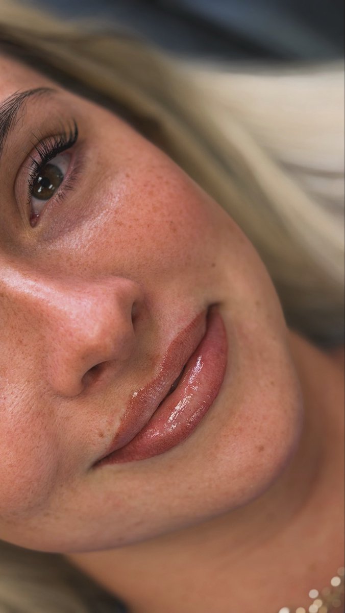 RachelxxLuvsColson tweet media