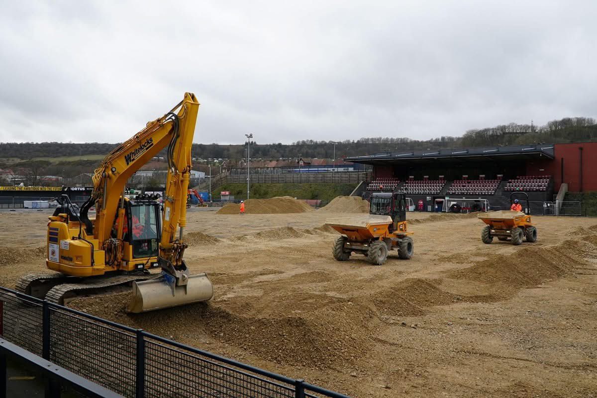 DutchSeadogs's tweet photo. “Final completion is expected well ahead of the start of the new football season.”

De werkzaamheden aan het stadion van @SAFC liggen op schema, maakte de provincie vandaag bekend. De afrondende werkzaamheden aan het veld starten nog voor eind mei. 🏗️💪🏼

(foto: Scarborough News) https://t.co/6NIQa35fcN