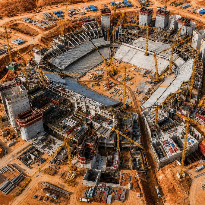 LARGOESPN's tweet photo. O MAIOR estádio para futebol do mundo está sendo construído no Marrocos! 🇲🇦🔜🏟️

O futuro Stade Hassan II, em Benslimane (próximo de Casablanca), terá capacidade para 115.000 torcedores.

🌍 O projeto será um dos principais palcos da Copa do Mundo de 2030

🏆 E aparece como FORTÍSSIMO candidato para receber a FINAL

Marrocos está realmente apostando MUITO alto para 2030 🇲🇦🔥

@Footy_Headlines